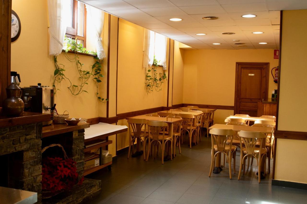 Pensio La Creu Hotel Естери д'Анеу Екстериор снимка