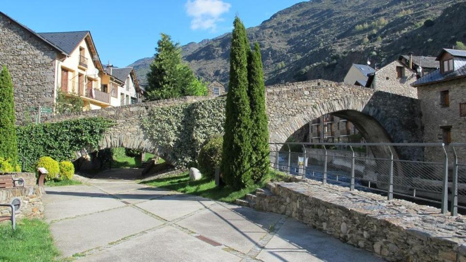 Pensio La Creu Hotel Естери д'Анеу Екстериор снимка