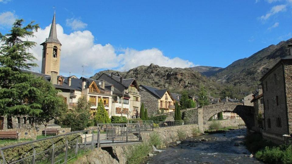 Pensio La Creu Hotel Естери д'Анеу Екстериор снимка
