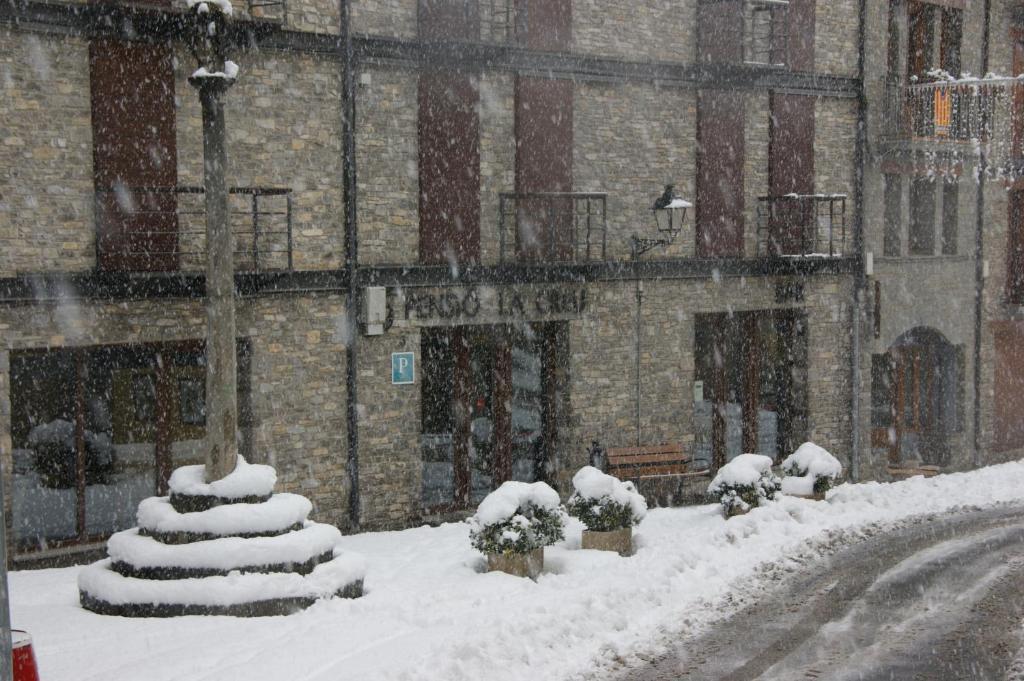 Pensio La Creu Hotel Естери д'Анеу Екстериор снимка